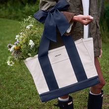 Load image into Gallery viewer, Case Mate Canvas Tote - Canvas Oxford Navy Bow