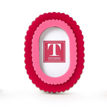 Load image into Gallery viewer, Double Scalloped Edge 2x3 Photo Frame