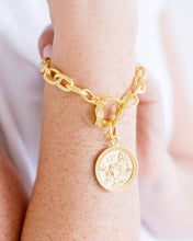 Load image into Gallery viewer, Susan Shaw Blue Willow Plate Gold Toggle Bracelet