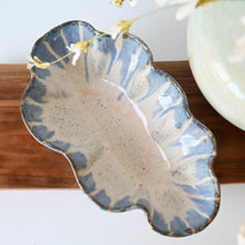Load image into Gallery viewer, Etta B Pottery Flutter Dish