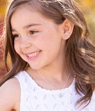 Load image into Gallery viewer, Sterling Silver Kids Screw-Back Outline Daisy Earrings Clear