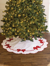 Load image into Gallery viewer, Bow Tree Skirt