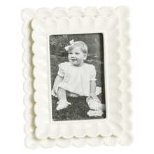 Load image into Gallery viewer, Scalloped Frame