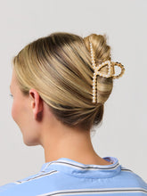 Load image into Gallery viewer, Pearl Mini Pearl Claw Clip
