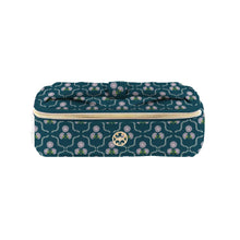 Load image into Gallery viewer, Kiss &amp; Makeup
