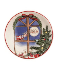 Load image into Gallery viewer, Santa Scene Tidbit Plate
