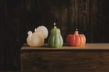 Load image into Gallery viewer, Turkey Gather Figural Candle
