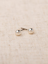 Load image into Gallery viewer, Grenada Shiny Silver Studs
