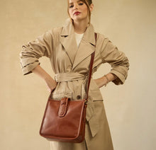 Load image into Gallery viewer, Hobo Expedition Medium Crossbody
