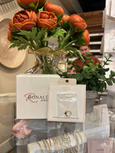 Load image into Gallery viewer, Mother&#39;s Charm
