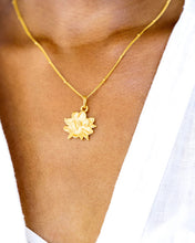 Load image into Gallery viewer, Susan Shaw Gold Magnolia Flower on Bead Chain Necklace
