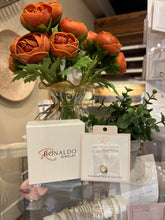 Load image into Gallery viewer, Mother&#39;s Charm
