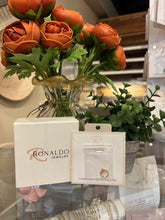 Load image into Gallery viewer, Mother&#39;s Charm
