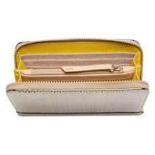 Load image into Gallery viewer, Consuela Kyle Essential Wallet
