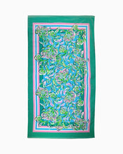 Load image into Gallery viewer, Lilly Pulitzer Beach Towel
