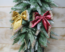 Load image into Gallery viewer, 8&quot; Sequined Velvet Bow

