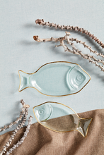 Load image into Gallery viewer, Round Glass Fish Tray Set
