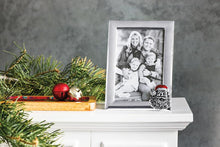 Load image into Gallery viewer, Metal Santa 4x6 Frame
